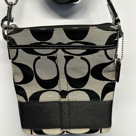 Coach crossbody - Picture 1 of 3